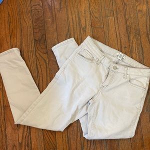 Light grey skinny jeans